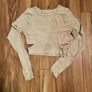 Lululemon cropped long sleeve top